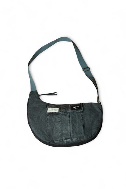 UPCYCLED MESSENGER BAG (BLACK)