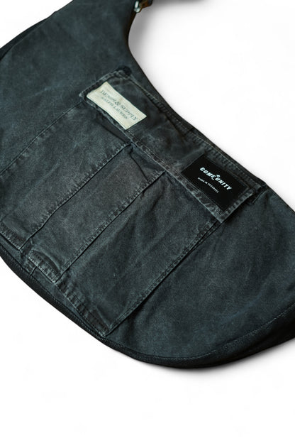 UPCYCLED MESSENGER BAG (BLACK)